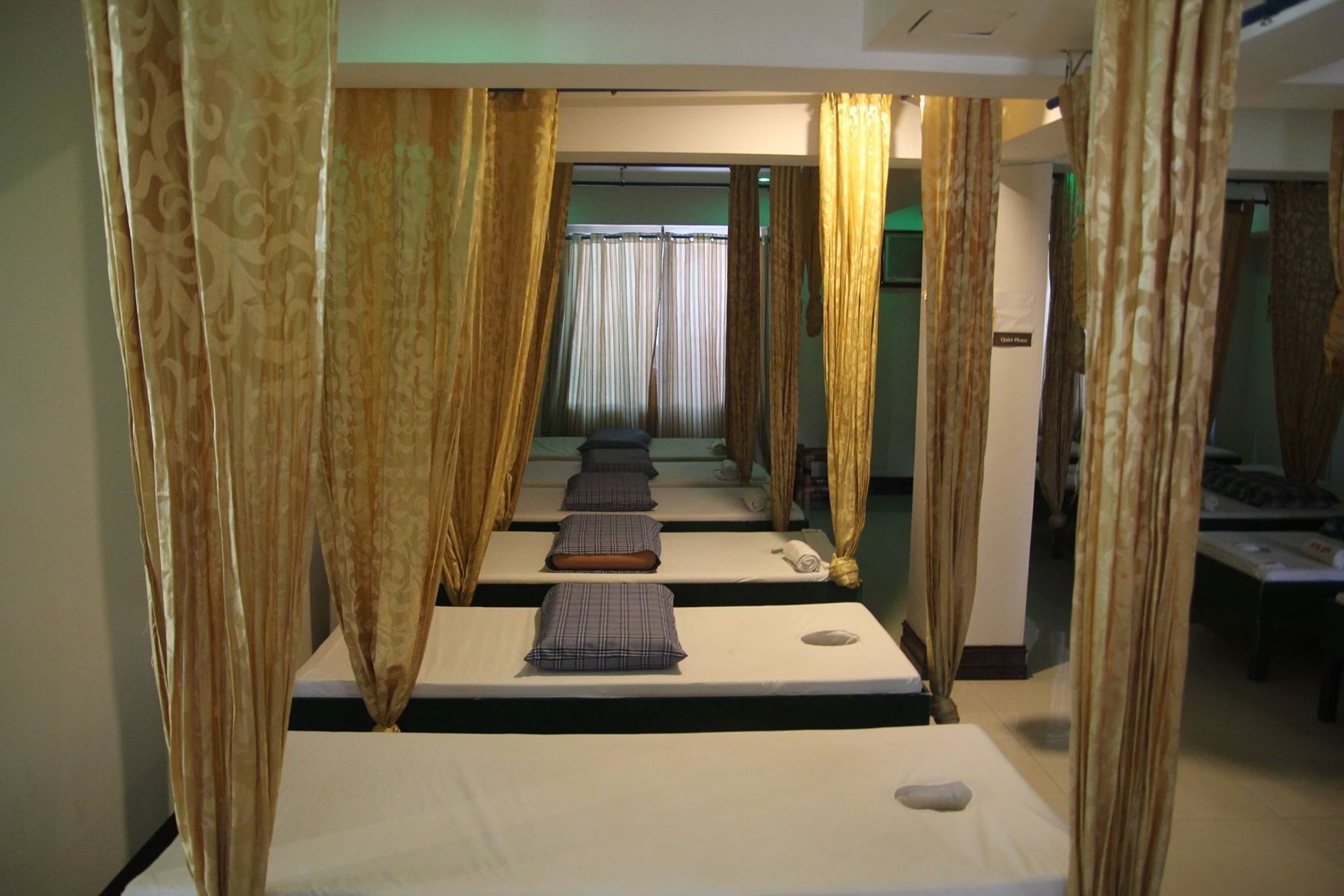 Bora Sky Hotel Balabag  Kültér fotó